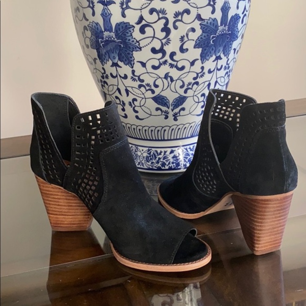 Gianni Bini Booties Heels Black Leather Suede Women’s Sz 7 1/2